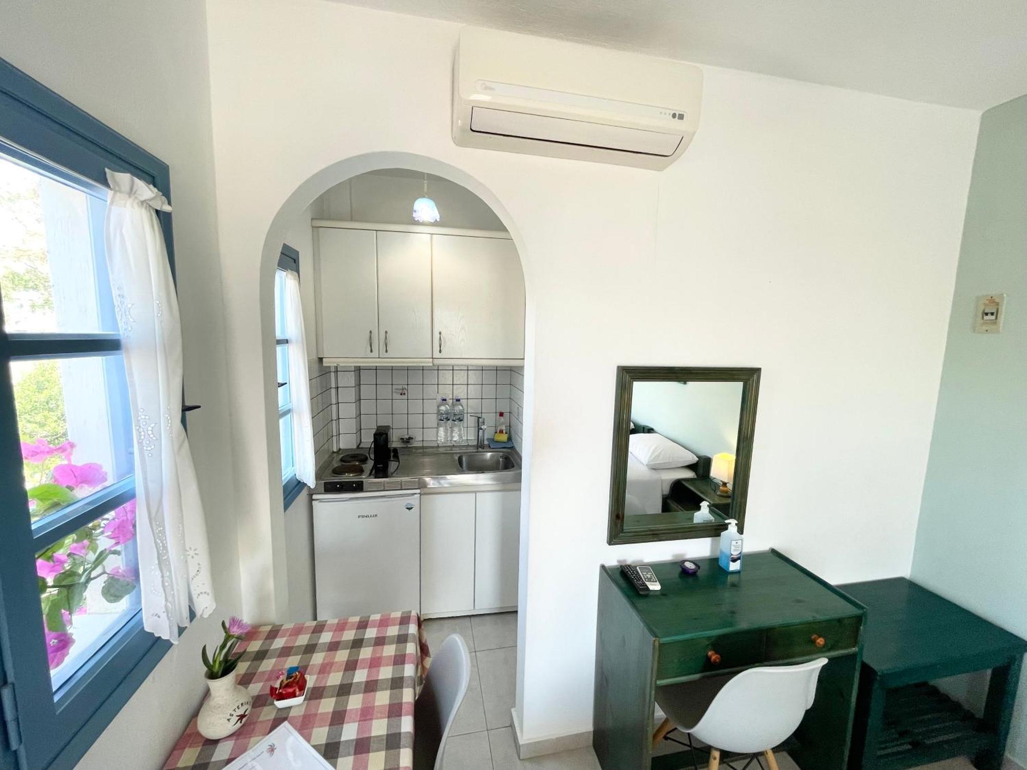 Asterias Mini Coastal Apartments Perivolos  Exteriér fotografie